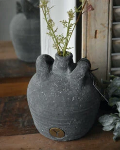 Aardewerk Kruikje Met Twee Oren En Smalle Tuit, Brynxz -Woondecoratie aardewerk kruikje met twee oren en smalle tuit brynxz 2