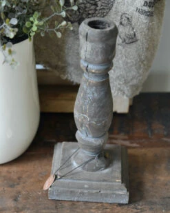 Kandelaar Vergrijst Met Vierkante Voet -Woondecoratie be uniq kandelaar vergrijst met vierkante voet 4