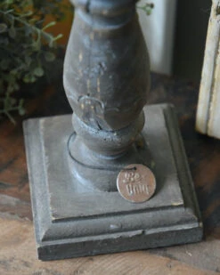 Kandelaar Vergrijst Met Vierkante Voet -Woondecoratie be uniq kandelaar vergrijst met vierkante voet 7