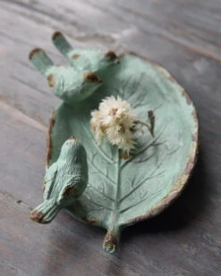 Blad Met 3 Vogeltjes Als Schaaltje In Antiek Turkoois -Woondecoratie blad met 3 vogeltjes als schaaltje in antiek turkoois 7