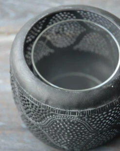 Bol Windlicht Met Golvend Rond Gaatjes Patroon, Groot -Woondecoratie bol windlicht met golvend rond gaatjes patroon groot 4