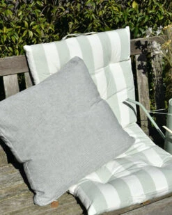 Box Kussenhoes Met Fijne Groene Strepen, IB Laursen -Woondecoratie box kussenhoes met fijne groene strepen ib laursen 5