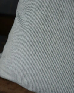 Box Kussenhoes Met Fijne Groene Strepen, IB Laursen -Woondecoratie box kussenhoes met fijne groene strepen ib laursen 6