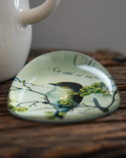 Brocante Glazen Halve Bol Vogel Op Tak, Groot -Woondecoratie brocante glazen halve bol vogel op tak groot 4