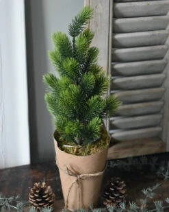 Woondecoratie -Woondecoratie dennenboom met kraft papieren pot ib laursen 1