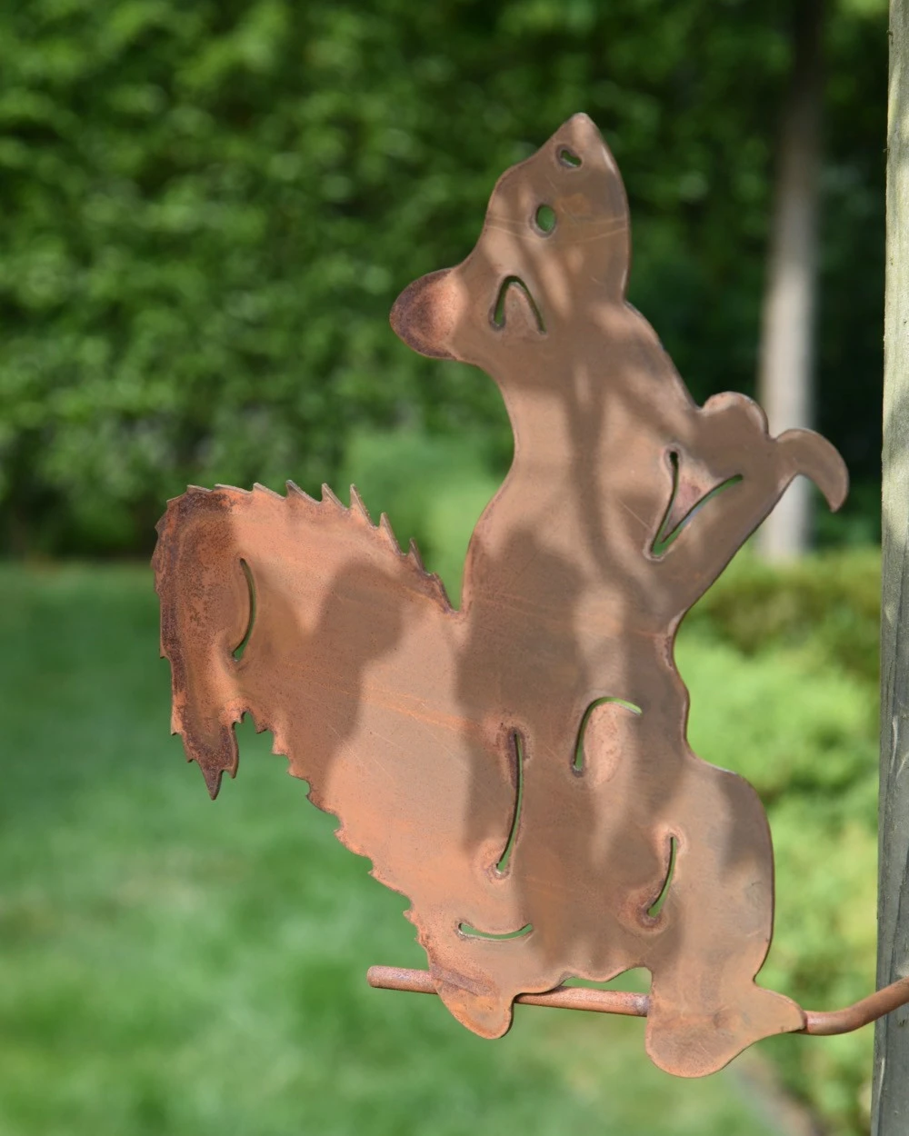 Eekhoorn Zittend Op Stok Ecoroest Tuindecoratie 5 Eekhoorn Zittend Op Stok Ecoroest Tuindecoratie - Afbeelding 3