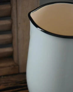 Emaille Kan 'light Blue/cream', IB Laursen -Woondecoratie emaille kan light bluecream ib laursen 3