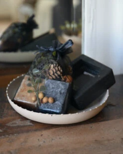 Geur-set Twee Amber Blokjes Met Schaaltje, Rasp En Decoratie -Woondecoratie geur set twee amber blokjes met schaaltje rasp en decoratie 7