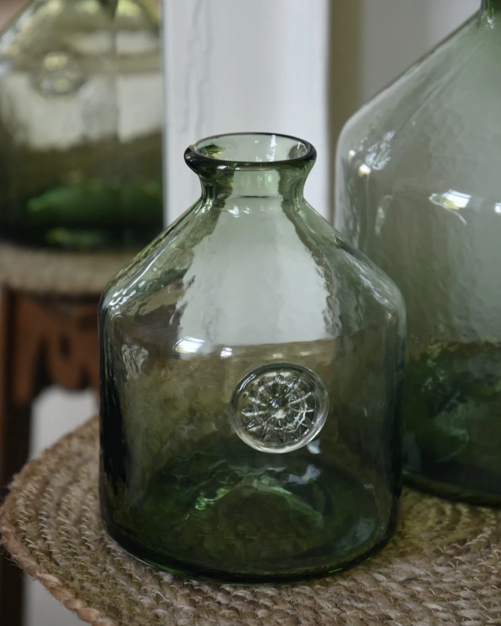 Glazen Apothekers Fles In Het Groen Met Embleem Klein, IB Laursen 3 Glazen Apothekers Fles In Het Groen Met Embleem Klein, IB Laursen