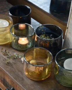 Glazen Theelichten In Donker Parelmoer Set Van Twee, Brynxz -Woondecoratie glazen theelichten in donker parelmoer set van twee brynxz 2