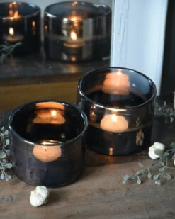 Glazen Theelichten In Donker Parelmoer Set Van Twee, Brynxz -Woondecoratie glazen theelichten in donker parelmoer set van twee brynxz 4