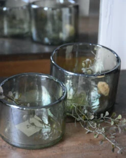 Glazen Theelichten In Parelmoer Groen Set Van Twee, Brynxz -Woondecoratie glazen theelichten in parelmoer groen set van twee brynxz 4