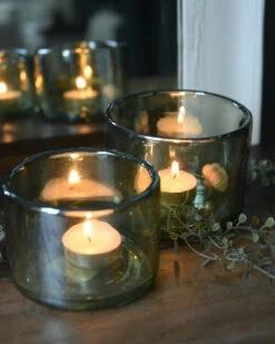 Glazen Theelichten In Parelmoer Groen Set Van Twee, Brynxz -Woondecoratie glazen theelichten in parelmoer groen set van twee brynxz 6