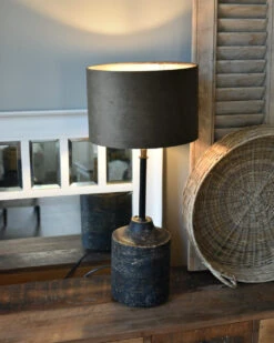 Houten Lampenvoet In Antiek Zwart -Woondecoratie houten lampenvoet in antiek zwart 4