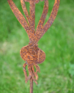 Hyacint Met Bol Op Prikker, Metaal Roest 12 Hyacint Met Bol Op Prikker, Metaal Roest -Woondecoratie hyacint met bol op prikker metaal roest 3