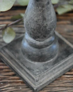 Kandelaar Met Vierkante Voet Van Be-Uniq -Woondecoratie kandelaar met vierkante voet van be uniq 7