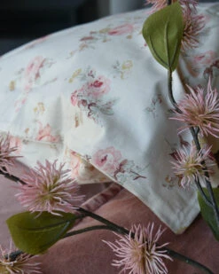 Kussenhoes Beige Met Coral/sand Rozen Vierkant, IB Laursen -Woondecoratie kussenhoes beige met coralsand rozen ib laursen 1 3