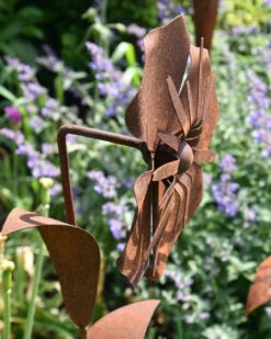 Metalen Tuinsteker Roestbloem Anemoon -Woondecoratie metalen tuinsteker roestbloem anemoon 3