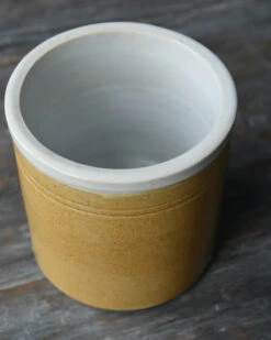 Oker Pot Recht Met Licht Randje Unique, IB Laursen 9 Oker Pot Recht Met Licht Randje Unique, IB Laursen -Woondecoratie oker bruine pot recht met randje unique ib laursen 2