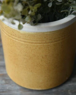 Oker Pot Recht Met Licht Randje Unique, IB Laursen 11 Oker Pot Recht Met Licht Randje Unique, IB Laursen -Woondecoratie oker bruine pot recht met randje unique ib laursen 4