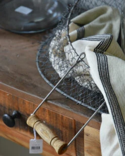 Woondecoratie -Woondecoratie ovale flexibele draadmand met houten hengsels ib laursen 1