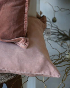 Pastel Roze Velours Kussenhoes 'Tuscany', IB Laursen -Woondecoratie pastel roze velours kussenhoes tuscany ib laursen 1 5