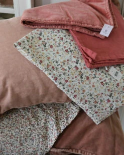 Pastel Roze Velours Kussenhoes 'Tuscany', IB Laursen -Woondecoratie pastel roze velours kussenhoes tuscany ib laursen 1 7