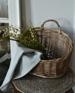 Rieten 'wand' Mand Ovaal Met Asymmetrische Opening, IB Laursen -Woondecoratie rieten wand mand ovaal met asymmetrische opening ib laursen 2