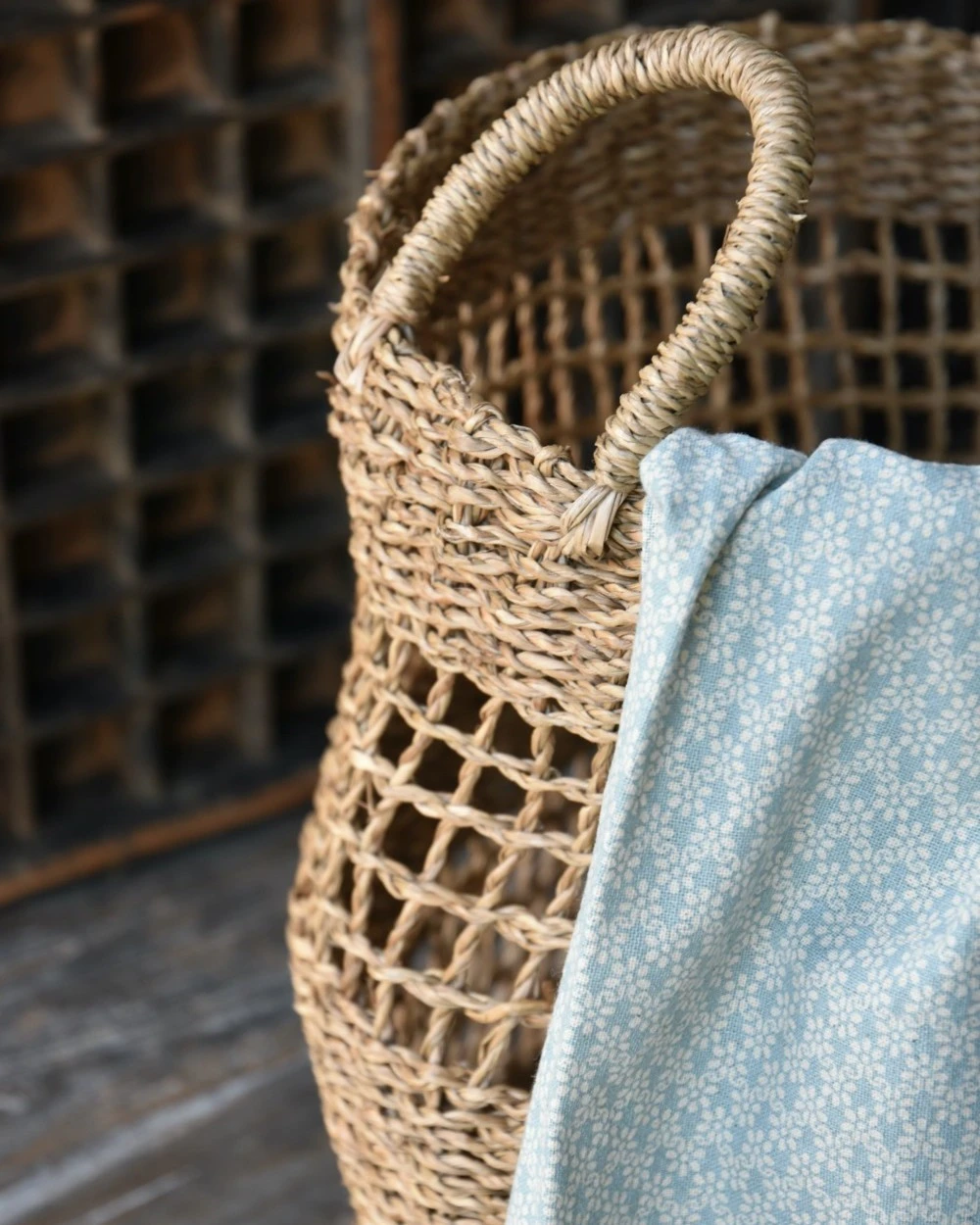 Ronde Mand Met Opgewerkte Structuur Middel Met Handvaten, IB Laursen 5 Ronde Mand Met Opgewerkte Structuur Middel Met Handvaten, IB Laursen - Afbeelding 4