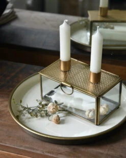 Woondecoratie -Woondecoratie ronde tray room kleurig met antiek look rand ib laursen 1