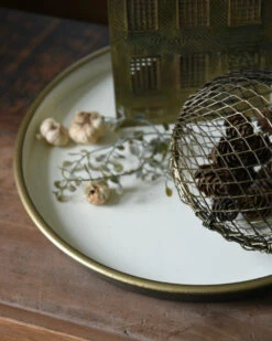 Woondecoratie 13 Ronde Tray Room Kleurig Met Antiek Look Rand, IB Laursen