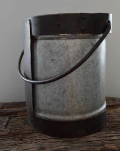 Stoere Zinken Emmer Met Hengsel -Woondecoratie stoere zinken emmer met hengsel 2