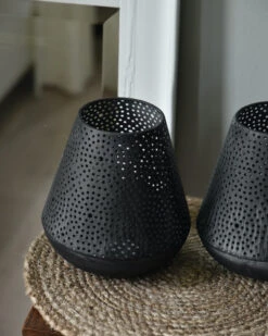 Taps Windlicht Met Ronde Gaatjes In Cirkel Patroon -Woondecoratie taps windlicht met ronde gaatjes in cirkel patroon 3