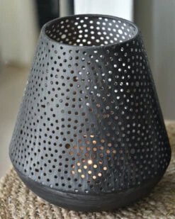 Taps Windlicht Met Ronde Gaatjes In Cirkel Patroon -Woondecoratie taps windlicht met ronde gaatjes in cirkel patroon 4