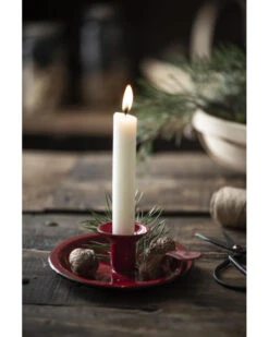 Tijdloze Rode Emaille Kandelaar, IB Laursen -Woondecoratie tijdloze rode emaille kandelaar 5