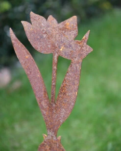 Tulp Op Prikker, Metaal Roest -Woondecoratie tulp op prikker metaal roest 2