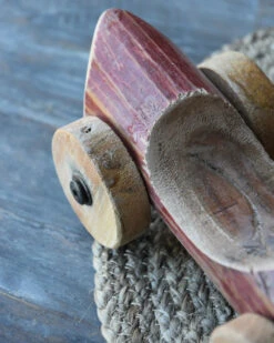 Unieke Rode Auto Van Hout Met Blauw Nr 94, IB Laursen -Woondecoratie unieke rode auto van hout met blauw nr 94 ib laursen 4