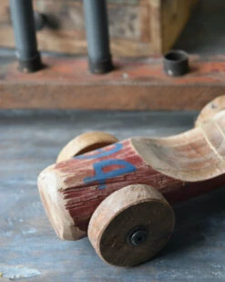 Unieke Rode Auto Van Hout Met Blauw Nr 94, IB Laursen -Woondecoratie unieke rode auto van hout met blauw nr 94 ib laursen 6