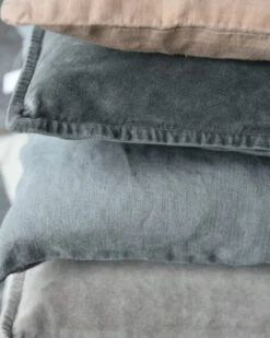 Velours 'thunder Grey' Vierkante Kussenhoes, IB Laursen -Woondecoratie velours thunder grey vierkante kussenhoes ib laursen 1 2