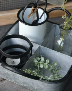 Zinken Vakkenbak Met Zwarte Accenten, IB Laursen -Woondecoratie zinken vakkenbak met zwarte accenten ib laursen 3
