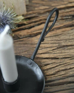 Zwarte Metalen Kandelaar Met Oor, IB Laursen -Woondecoratie zwarte metalen kandelaar met oor ib laursen 4